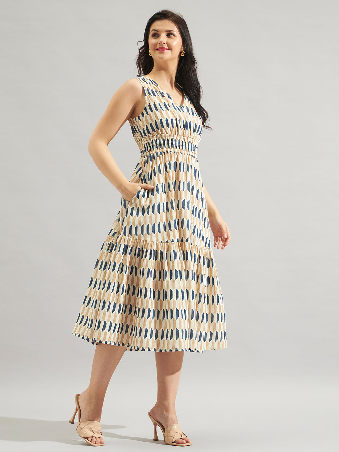 Women Beige & Blue Printed Fit and Flare Midi Dress